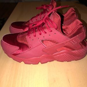 Women’s Nike Huarache - red - limited edition